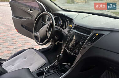 Седан Hyundai Sonata 2013 в Бучаче