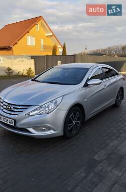 Седан Hyundai Sonata 2011 в Рованцях