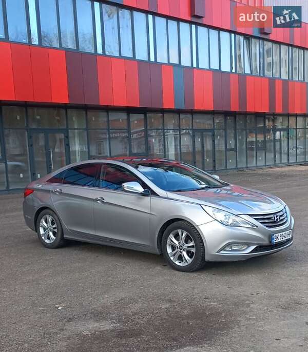 Седан Hyundai Sonata 2011 в Ровно