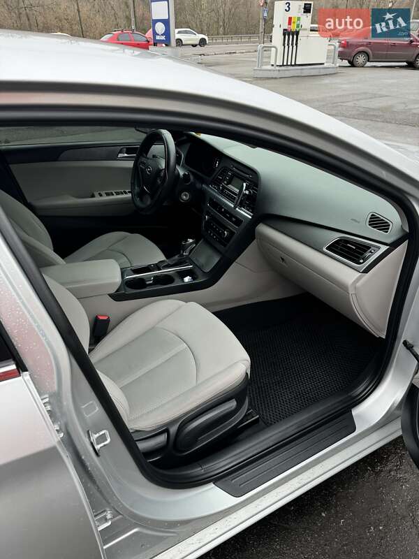 Седан Hyundai Sonata 2016 в Киеве
