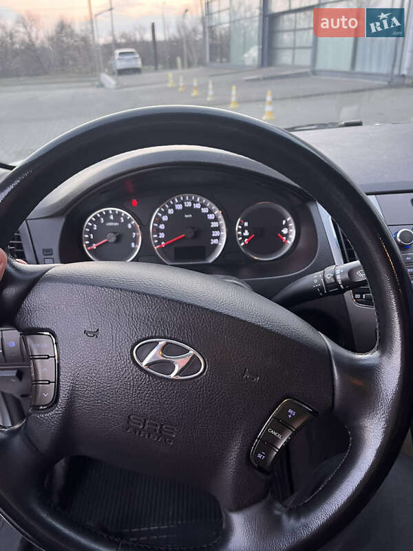 Седан Hyundai Sonata 2008 в Запорожье