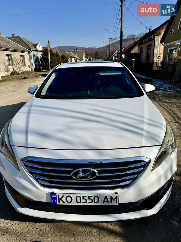 Седан Hyundai Sonata 2016 в Ужгороде