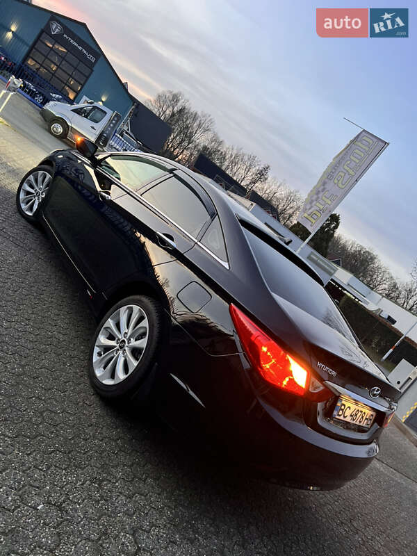 Седан Hyundai Sonata 2012 в Немирові