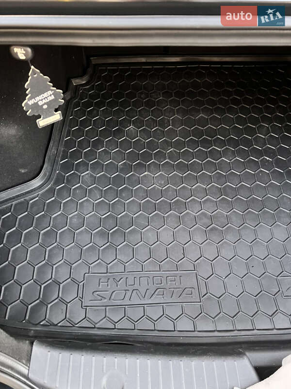 Седан Hyundai Sonata 2012 в Немирові