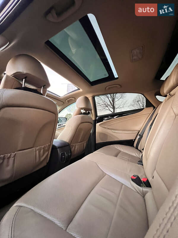 Седан Hyundai Sonata 2012 в Немирові