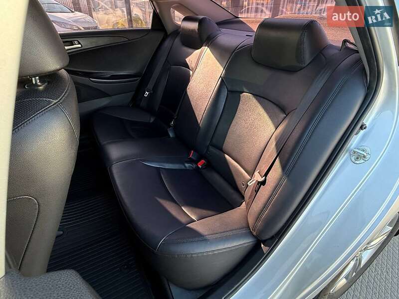 Седан Hyundai Sonata 2014 в Киеве
