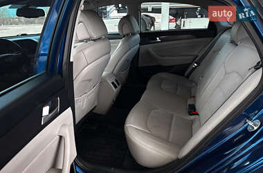 Седан Hyundai Sonata 2015 в 