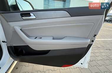 Седан Hyundai Sonata 2015 в 