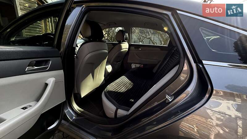 Седан Hyundai Sonata 2018 в Луцке