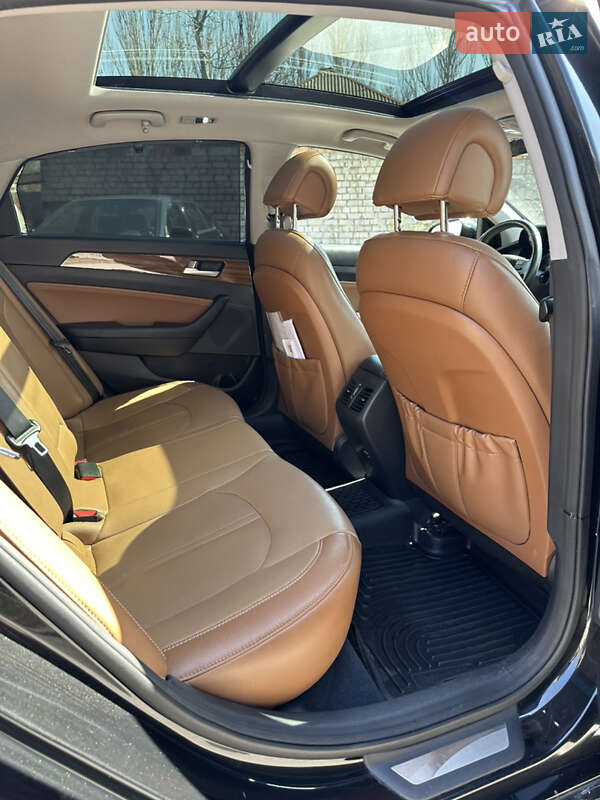 Седан Hyundai Sonata 2014 в Дніпрі