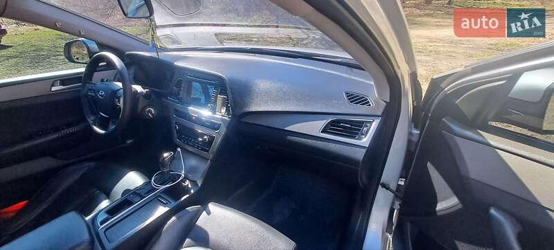 Седан Hyundai Sonata 2015 в Звягелі