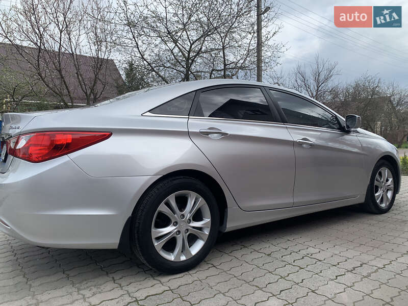 Седан Hyundai Sonata 2010 в Новомосковську