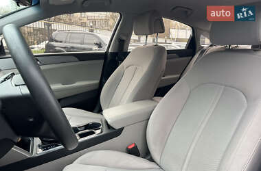 Седан Hyundai Sonata 2015 в 