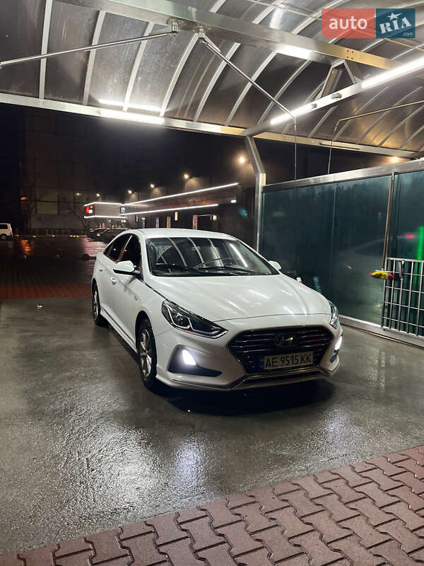 Седан Hyundai Sonata 2017 в Кривом Роге