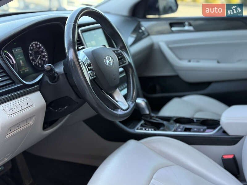 Седан Hyundai Sonata 2018 в Одессе