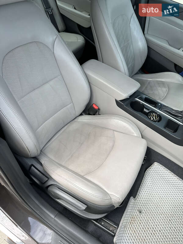 Седан Hyundai Sonata 2015 в Умани