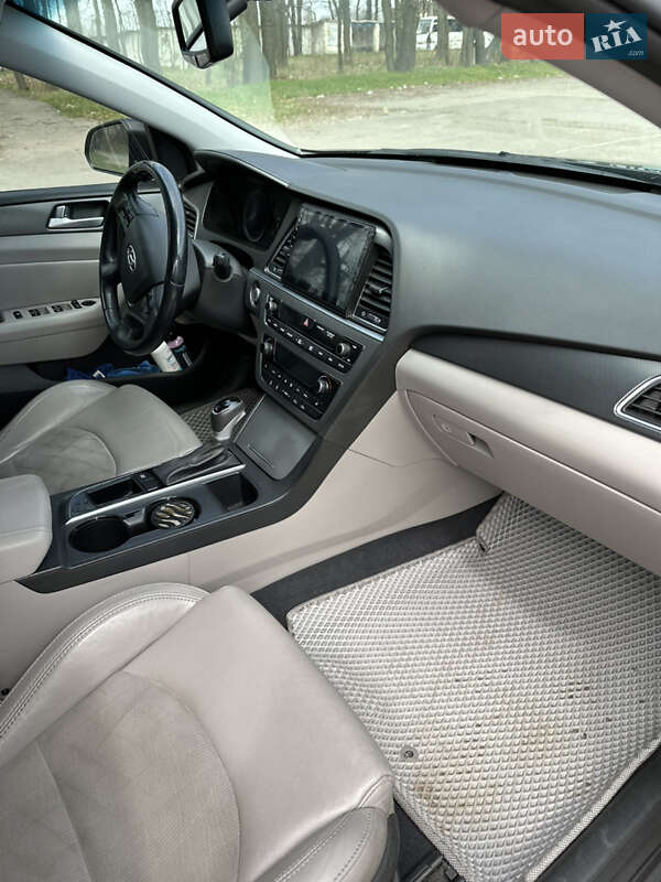 Седан Hyundai Sonata 2015 в Умани