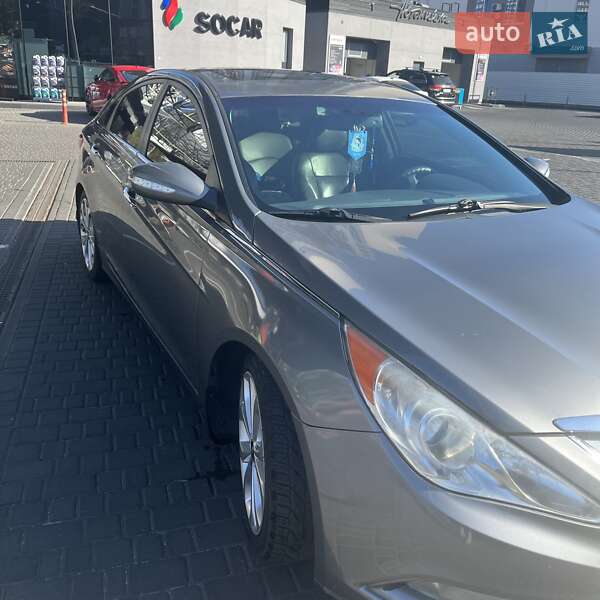 Hyundai Sonata 2012
