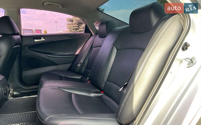 Седан Hyundai Sonata 2015 в Львове