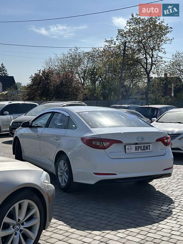 Седан Hyundai Sonata 2016 в Кривому Розі