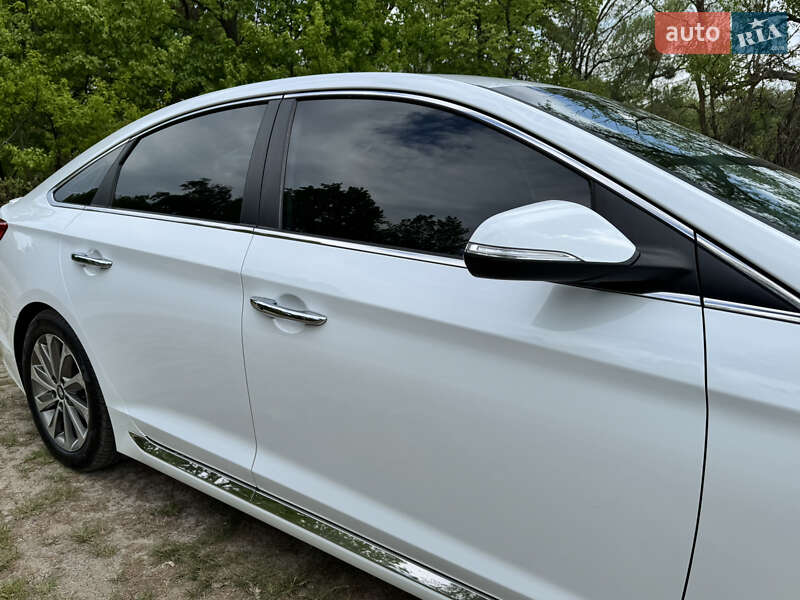 Седан Hyundai Sonata 2016 в Киеве