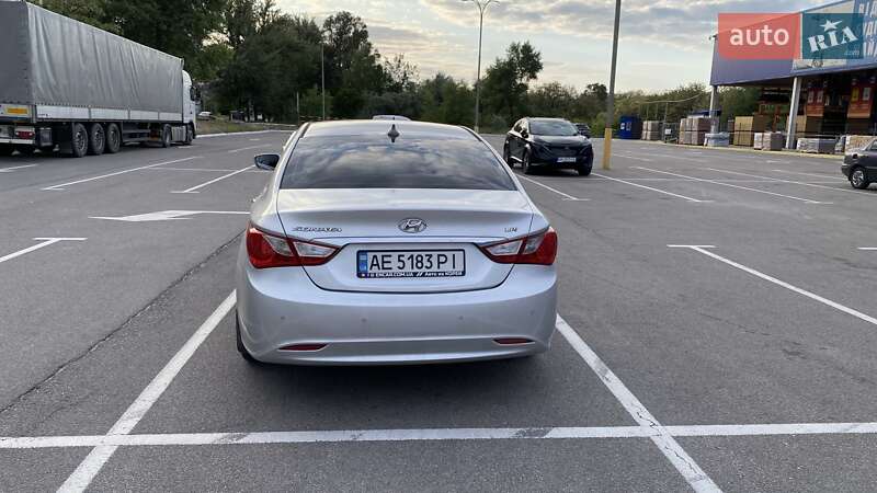 Седан Hyundai Sonata 2012 в Сумах