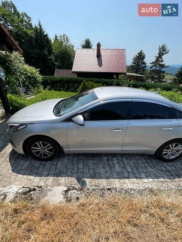 Седан Hyundai Sonata 2016 в Олександрії