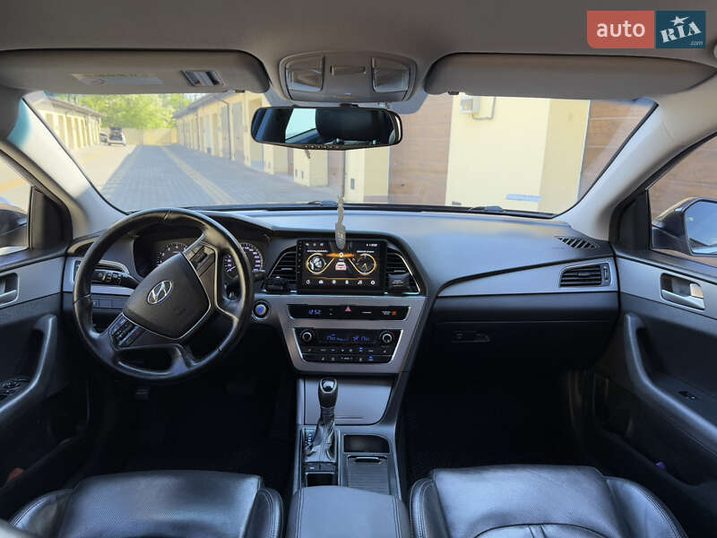 Седан Hyundai Sonata 2015 в Измаиле