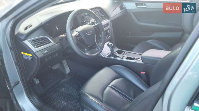 Седан Hyundai Sonata 2016 в Новоднестровске