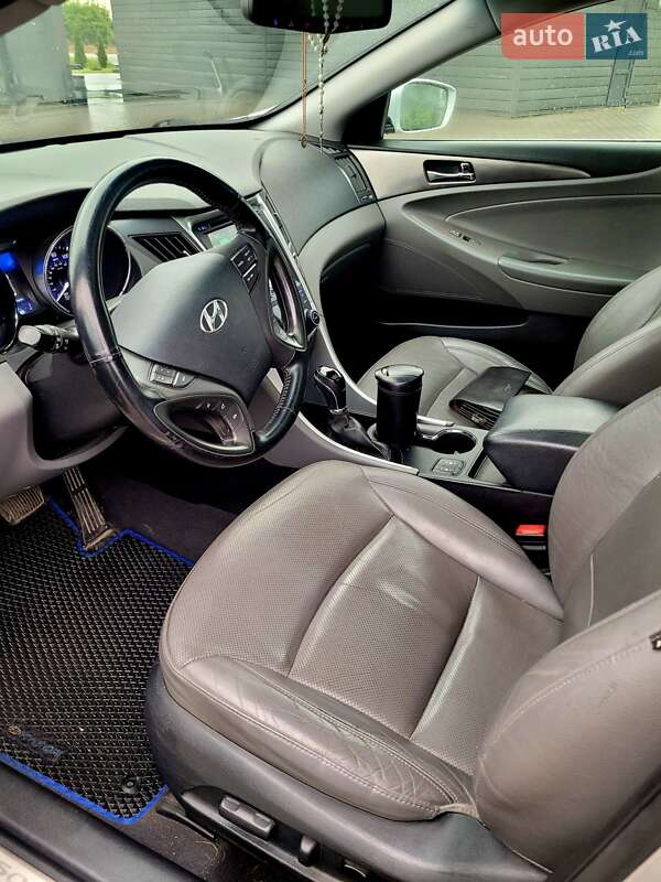 Седан Hyundai Sonata 2014 в Львове