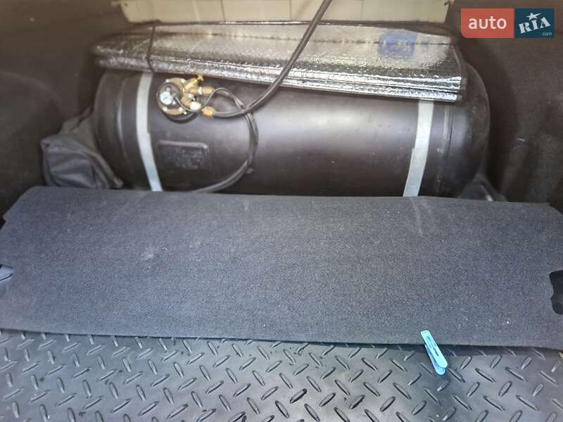 Седан Hyundai Sonata 2010 в Ромнах