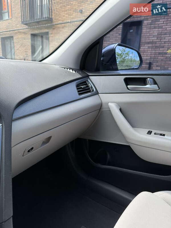 Седан Hyundai Sonata 2015 в Ивано-Франковске