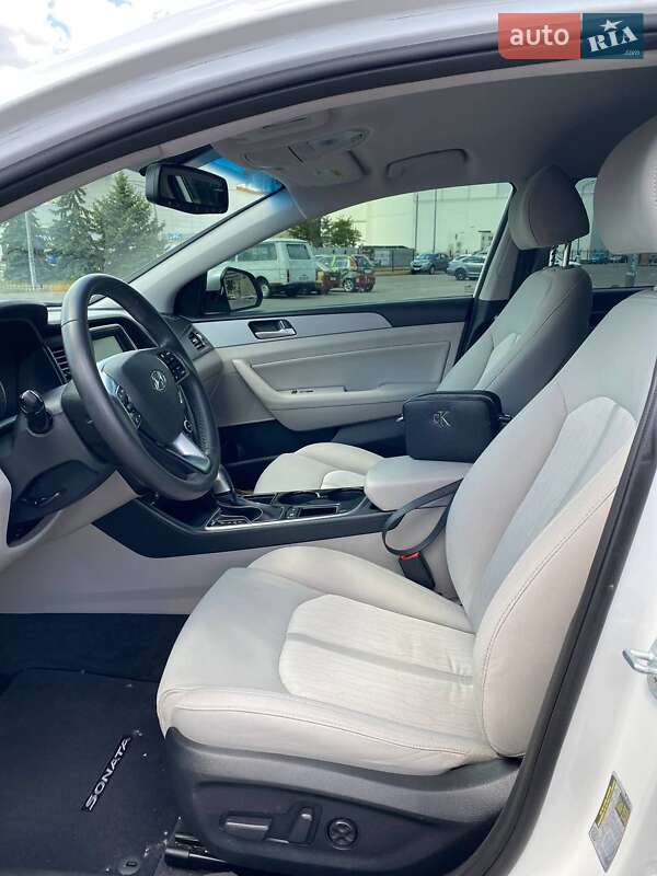 Седан Hyundai Sonata 2018 в Киеве