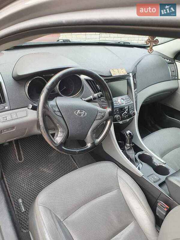 Седан Hyundai Sonata 2013 в Измаиле