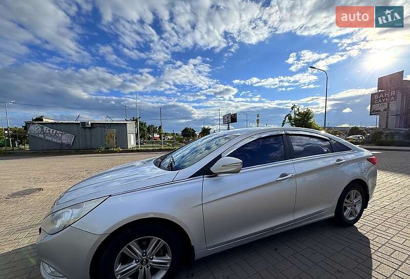 Hyundai Sonata 2013