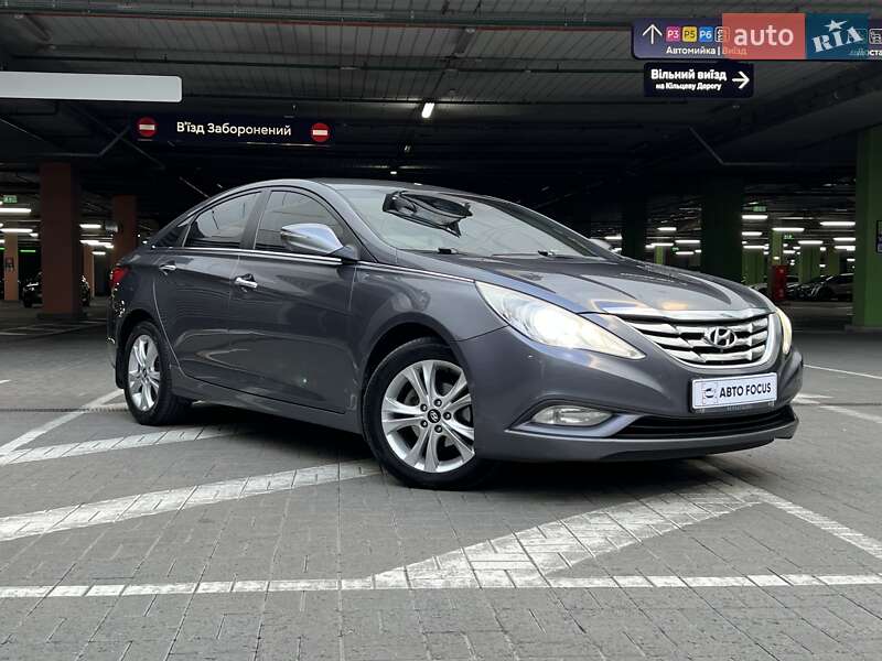 Hyundai Sonata 2011