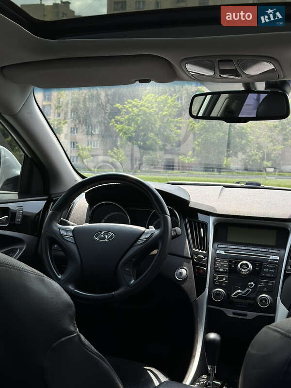 Седан Hyundai Sonata 2012 в Киеве
