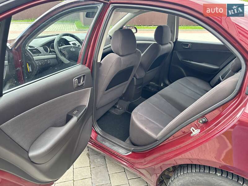 Седан Hyundai Sonata 2010 в Ивано-Франковске