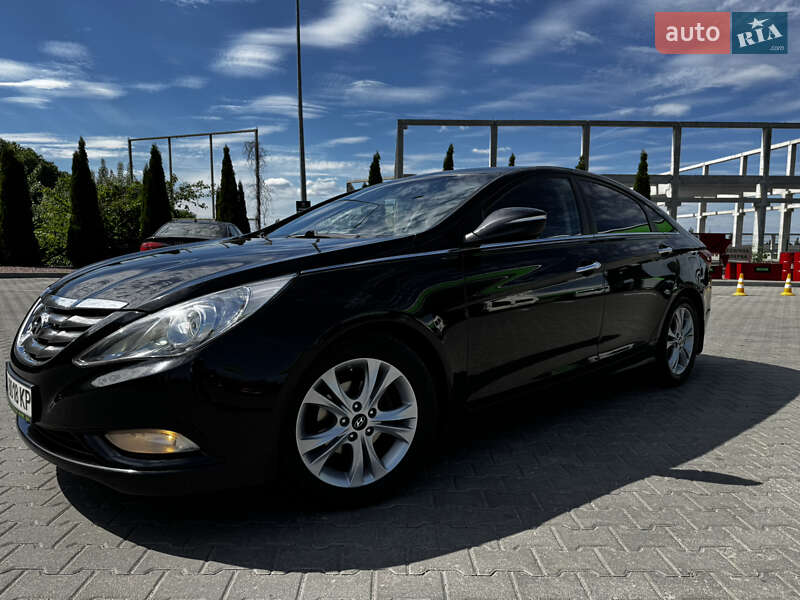 Hyundai Sonata 2011