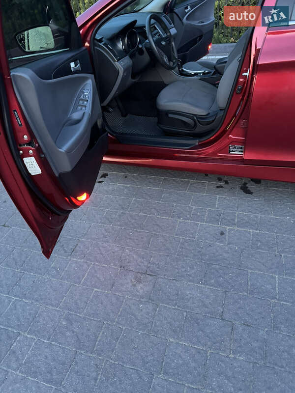 Седан Hyundai Sonata 2014 в Долині