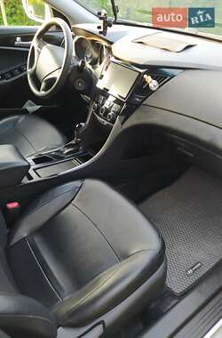 Седан Hyundai Sonata 2013 в Остроге