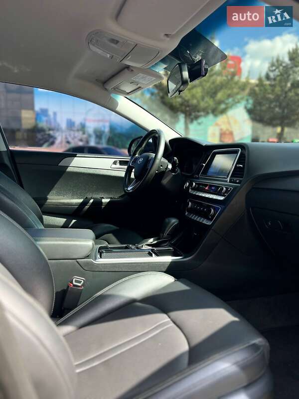 Седан Hyundai Sonata 2018 в Одессе