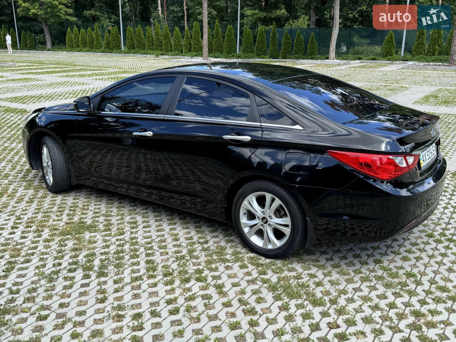 2010 Hyundai Sonata - мініатюра 11