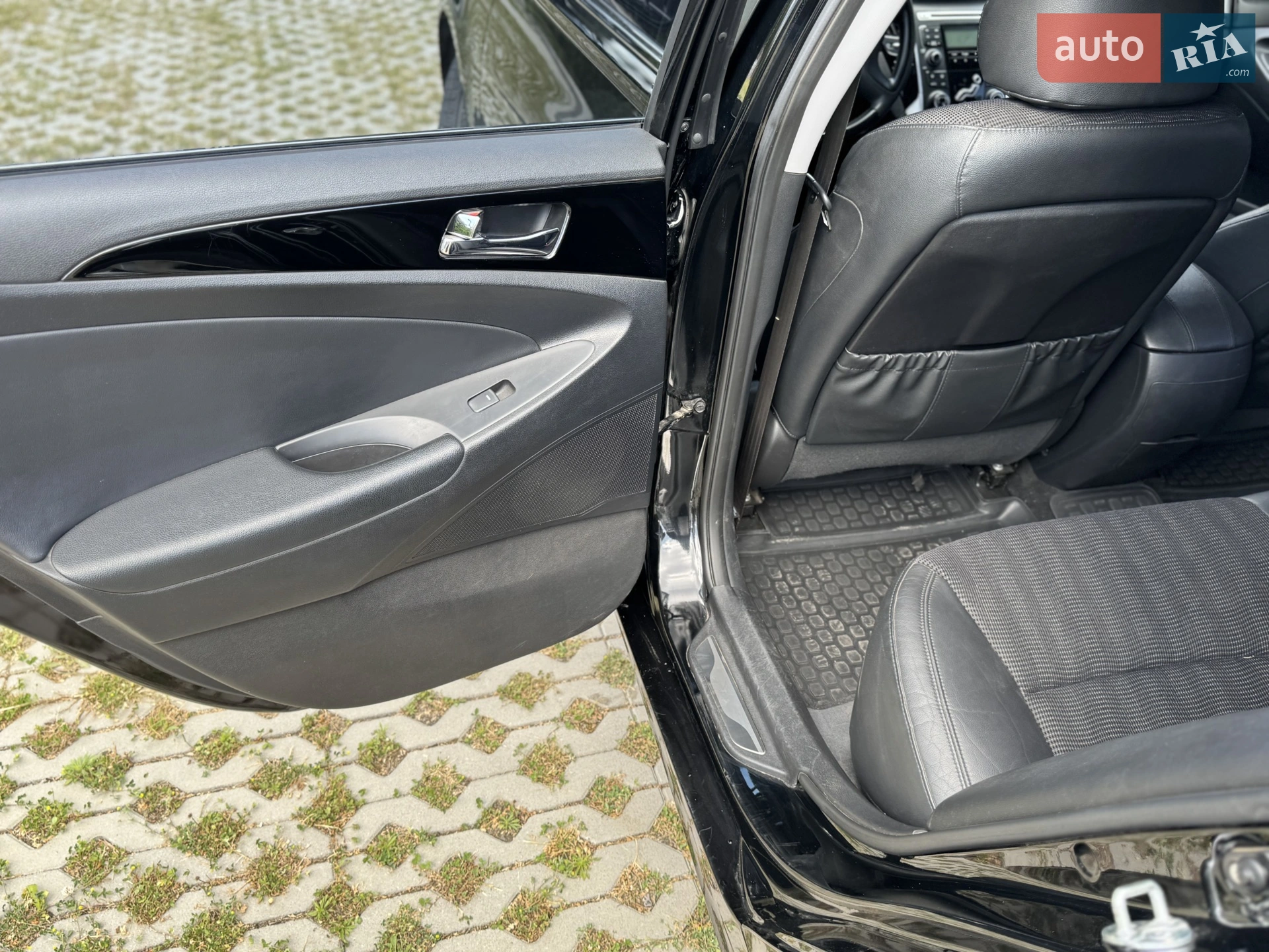 2010 Hyundai Sonata - мініатюра 17