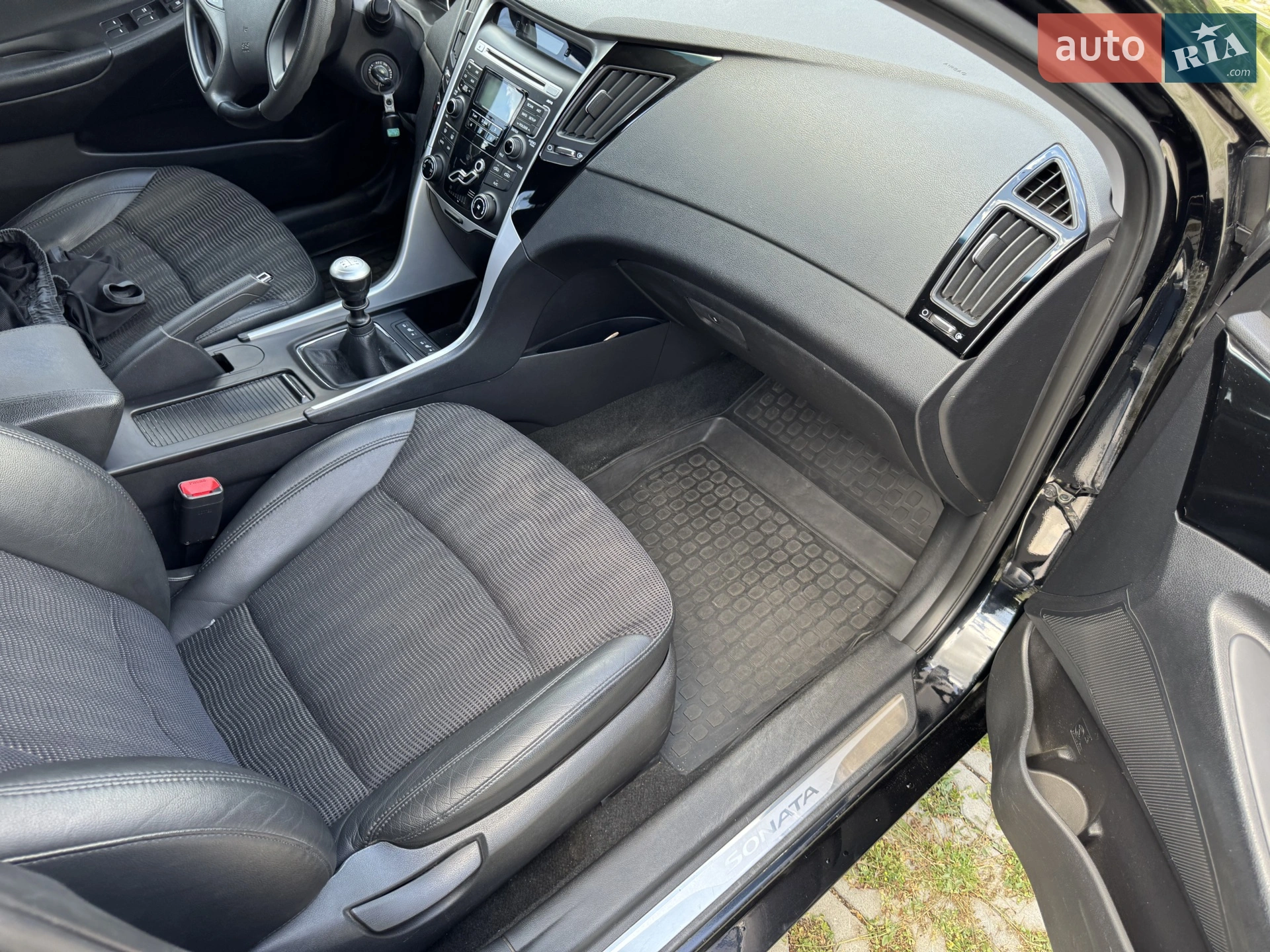 2010 Hyundai Sonata - мініатюра 21