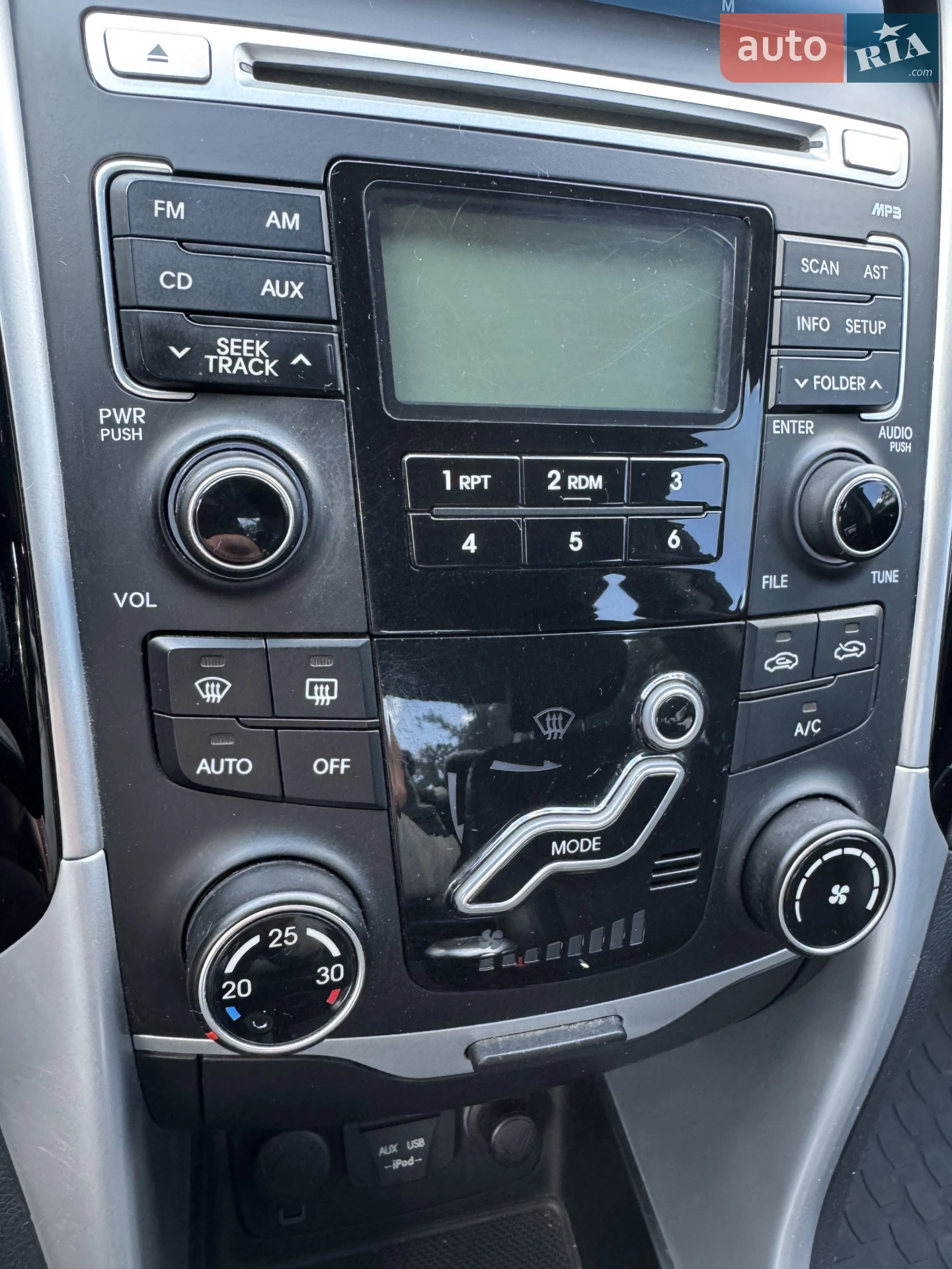 2010 Hyundai Sonata - мініатюра 29