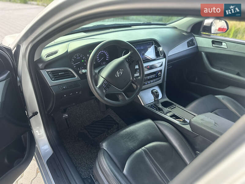 Седан Hyundai Sonata 2015 в Могилев-Подольске