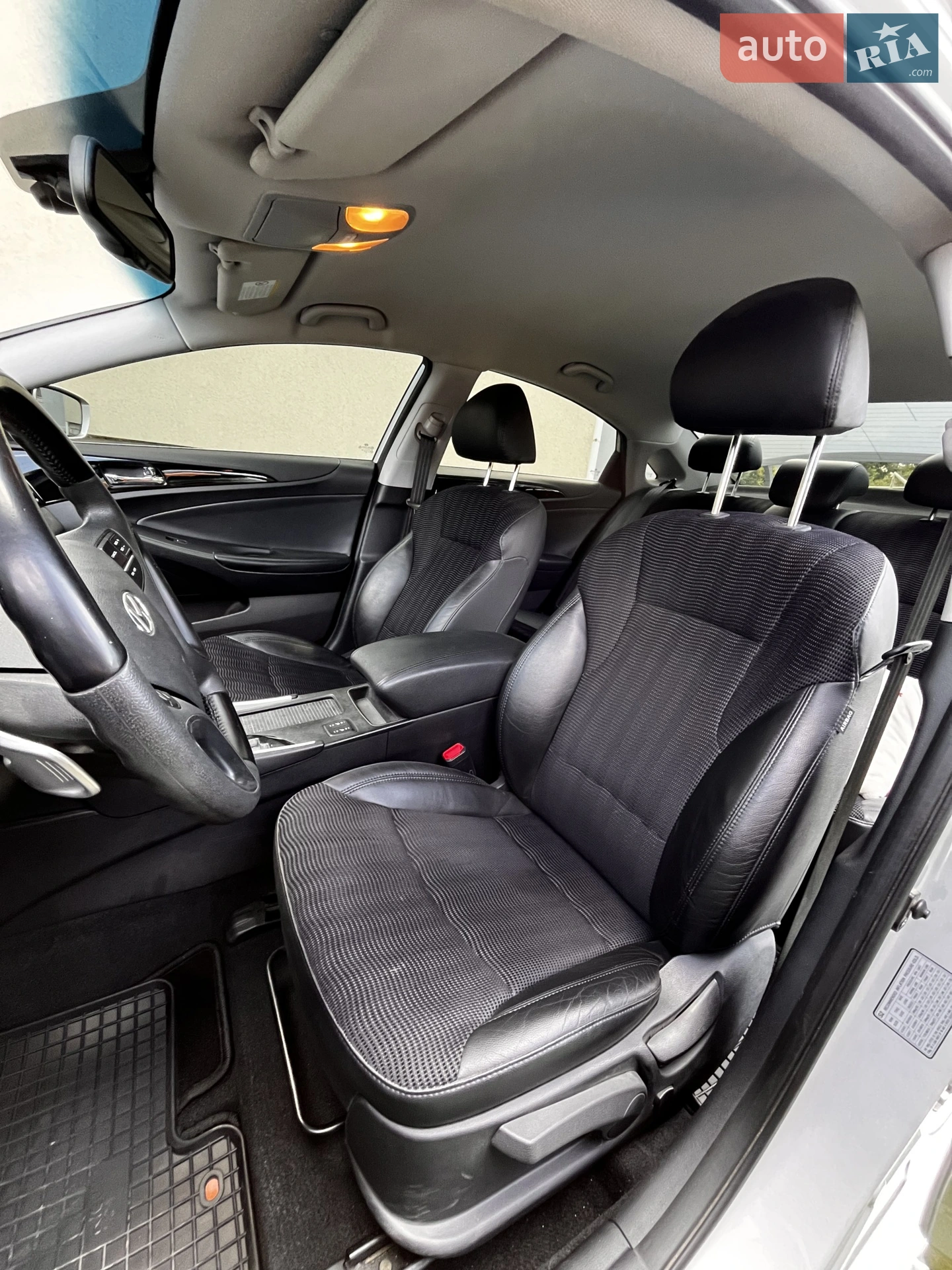 2010 Hyundai Sonata - мініатюра 4