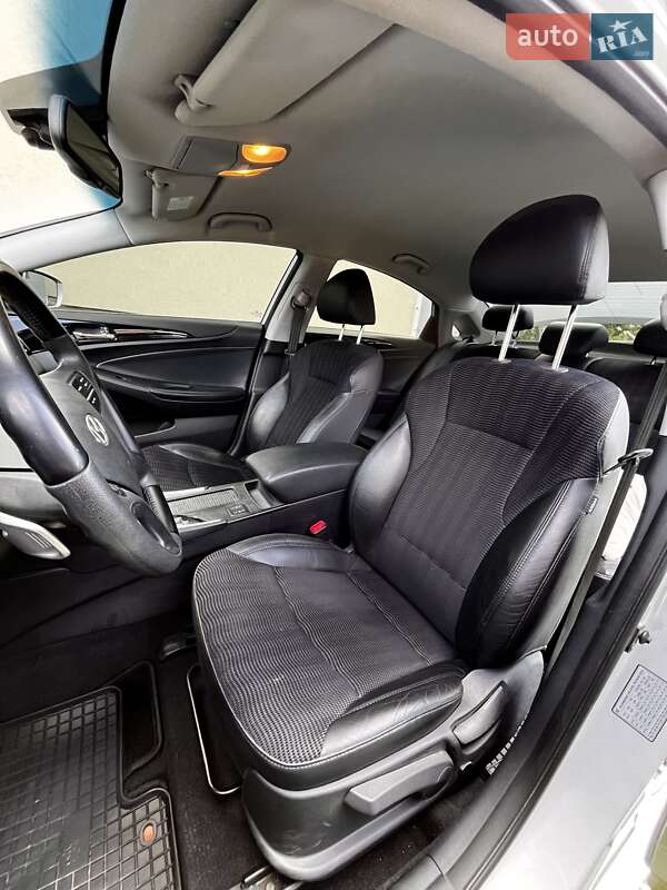 Седан Hyundai Sonata 2010 в Дніпрі