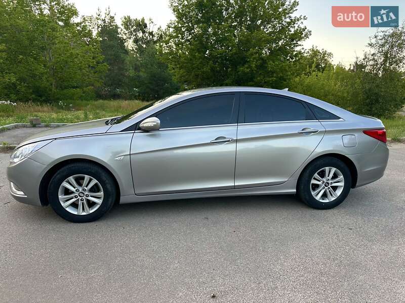 Hyundai Sonata 2010